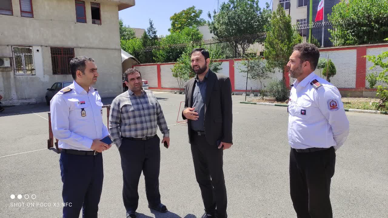 بازدید رئیس شورای اسلامی شهر از سازمان آتش&zwnj;نشانی و خدمات ایمنی