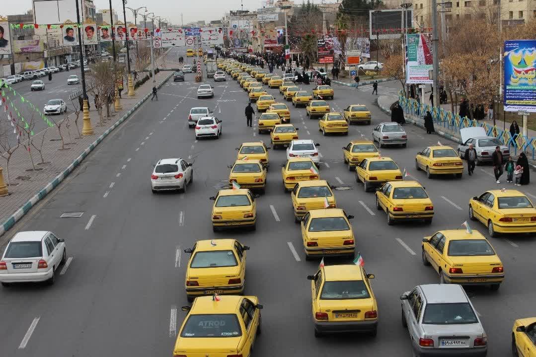 حضور حماسی و رژه منسجم ناوگان تاکسیرانی اسلامشهر در راهپیمایی باشکوه 22 بهمن