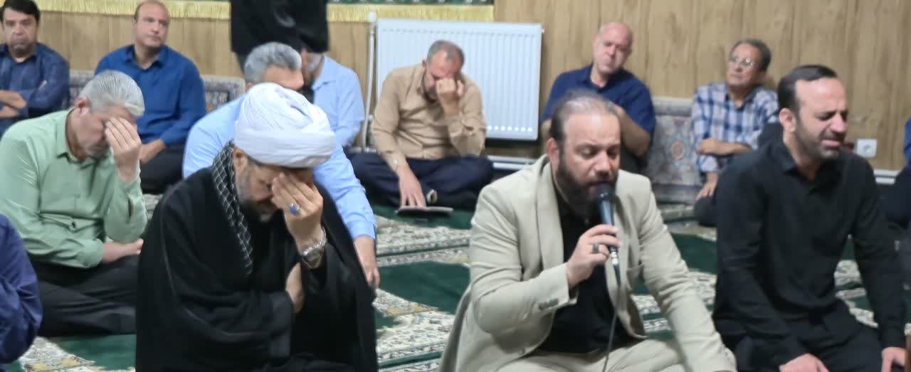 برگزاری مراسم بزرگداشت شهادت قائد شهید امت در شهرداری منطقه دو اسلامشهر