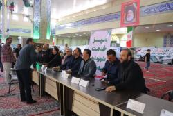 برپایی میز خدمت شهرداری اسلامشهر در مصلای نماز جمعه