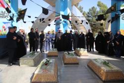 تجدید میثاق مسئولین شهری با شهدای گمنام آرامستان&zwnj; دارالسلام اسلامشهر